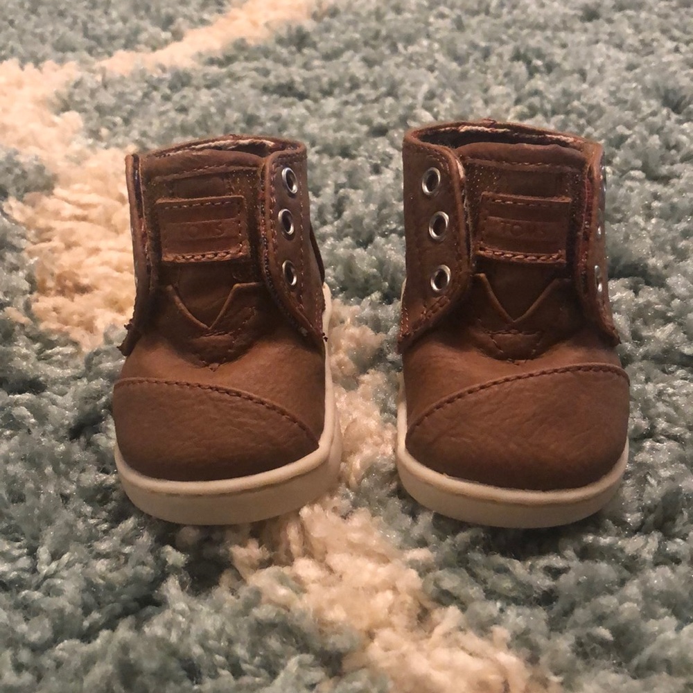 Toms Tan High Tops/Boots sz 2 (INFANT)